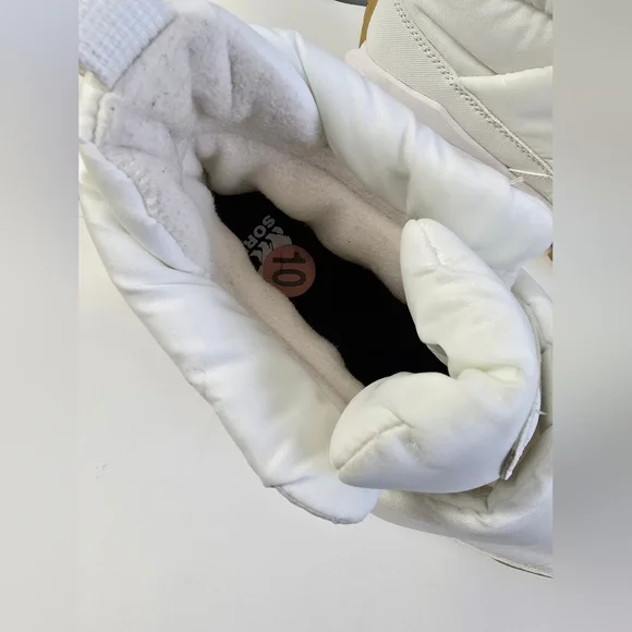 Size 10 Sorel Waterproof Insulated Boots Style Sneaker Shoes - Picture 4 of 8